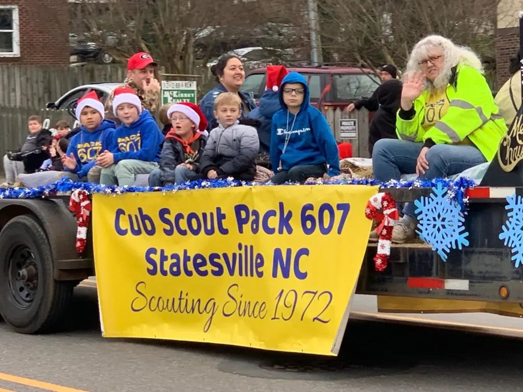 statesville christmas parade 2022