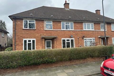 2 bedroom flat to rent in pinner