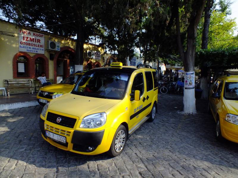 izmir havaalanı eski foça taksi