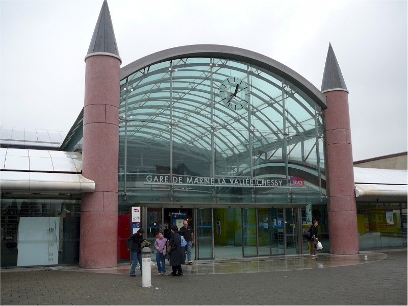 marne la vallée chessy train station