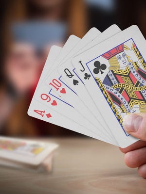 play euchre