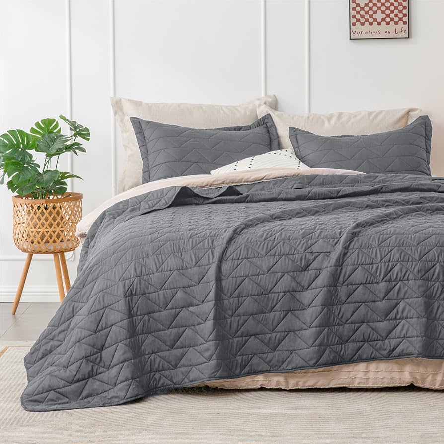 lightweight queen quilt