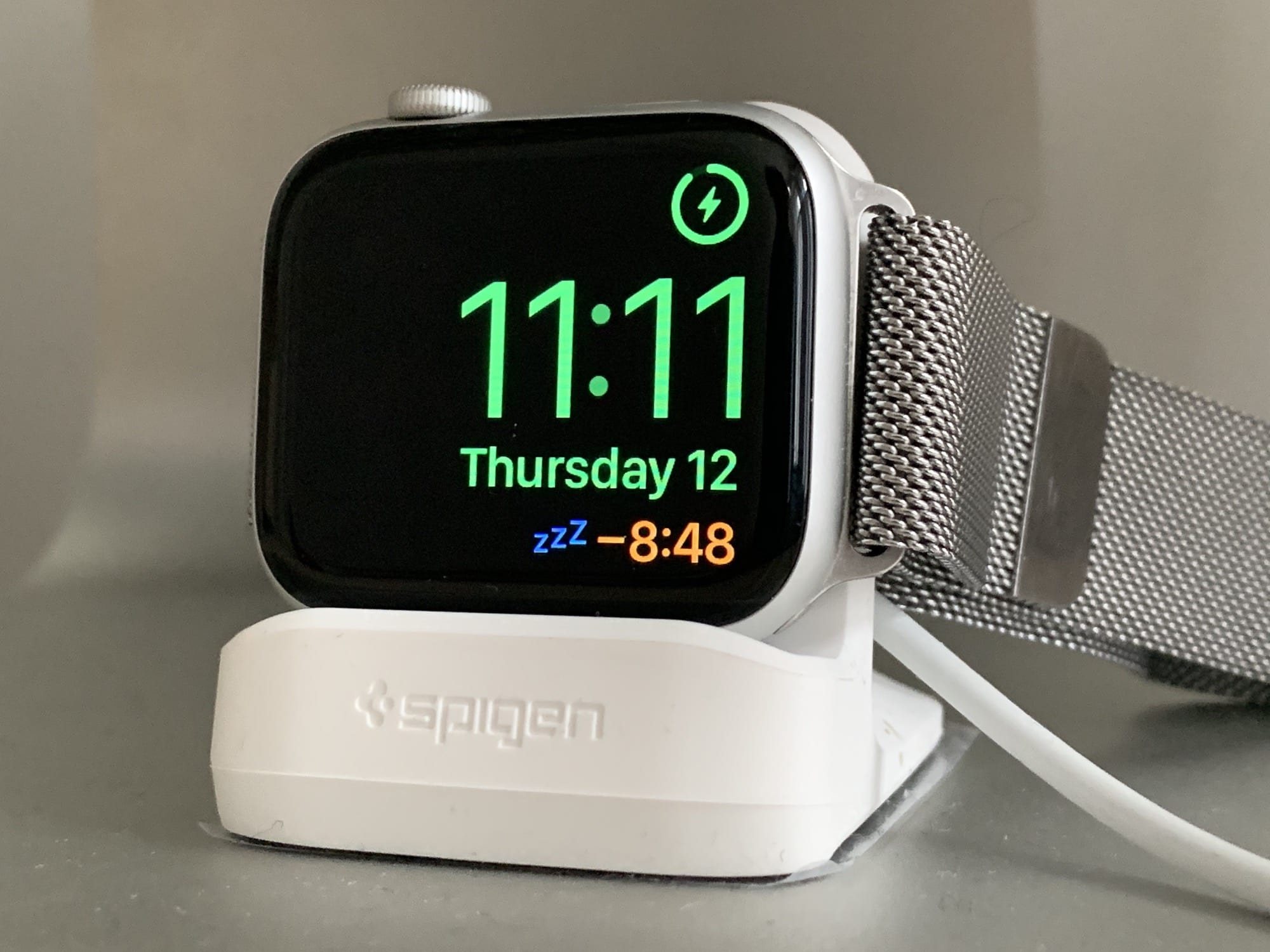 apple watch nightstand mode red