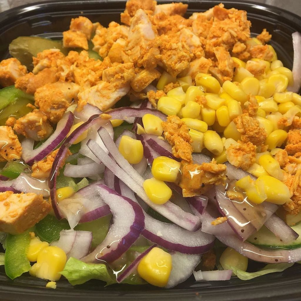 chicken tikka subway salad calories