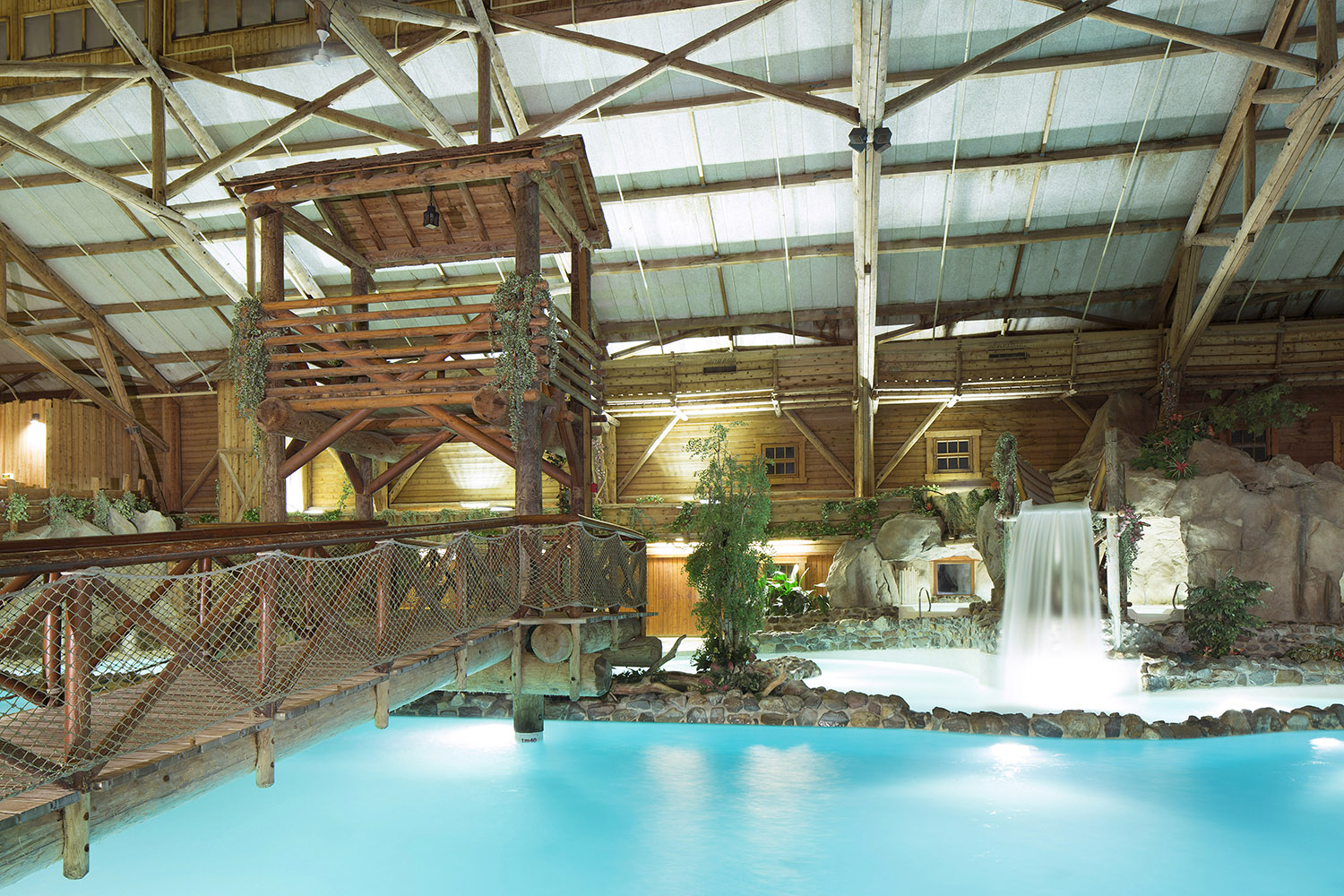 disney santa fe hotel swimming pool