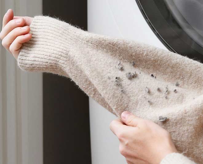 how to remove lint from woolen clothes