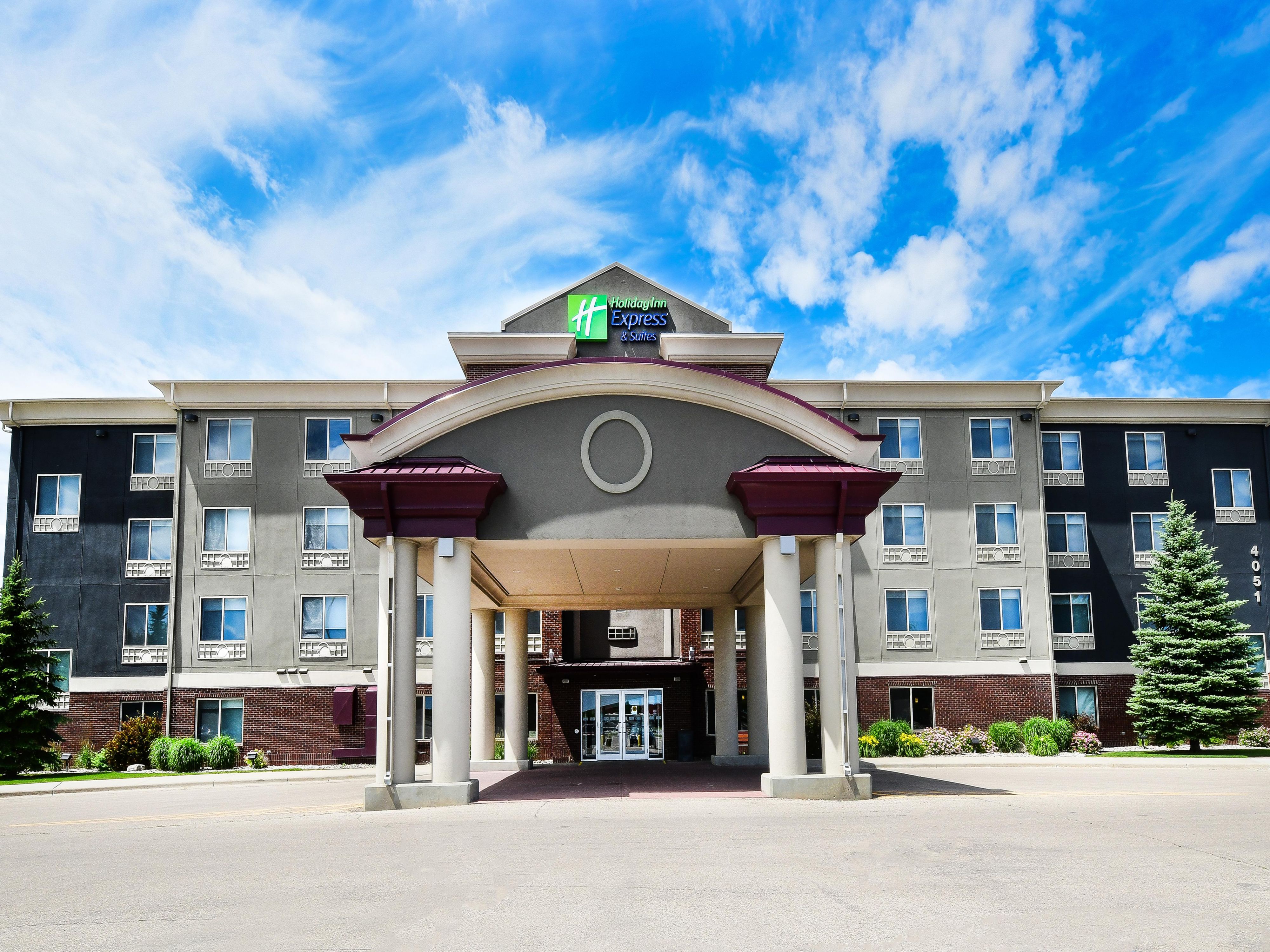 cheap hotels grand forks nd