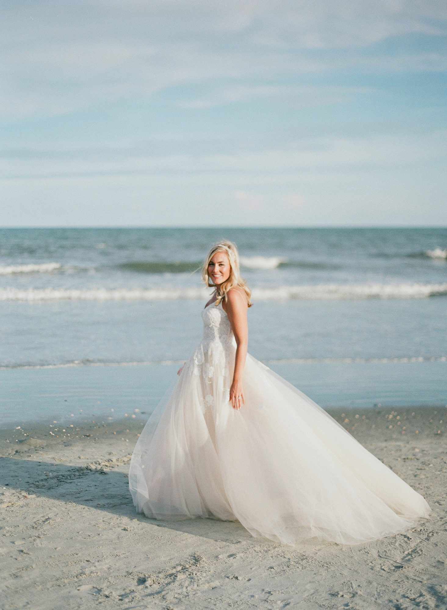 bridal gowns for beach wedding