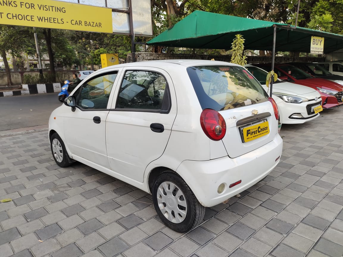 spark car 2009 model price