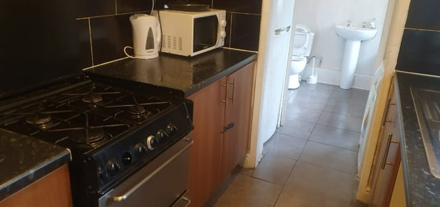 1 bedroom flat universal credit accepted