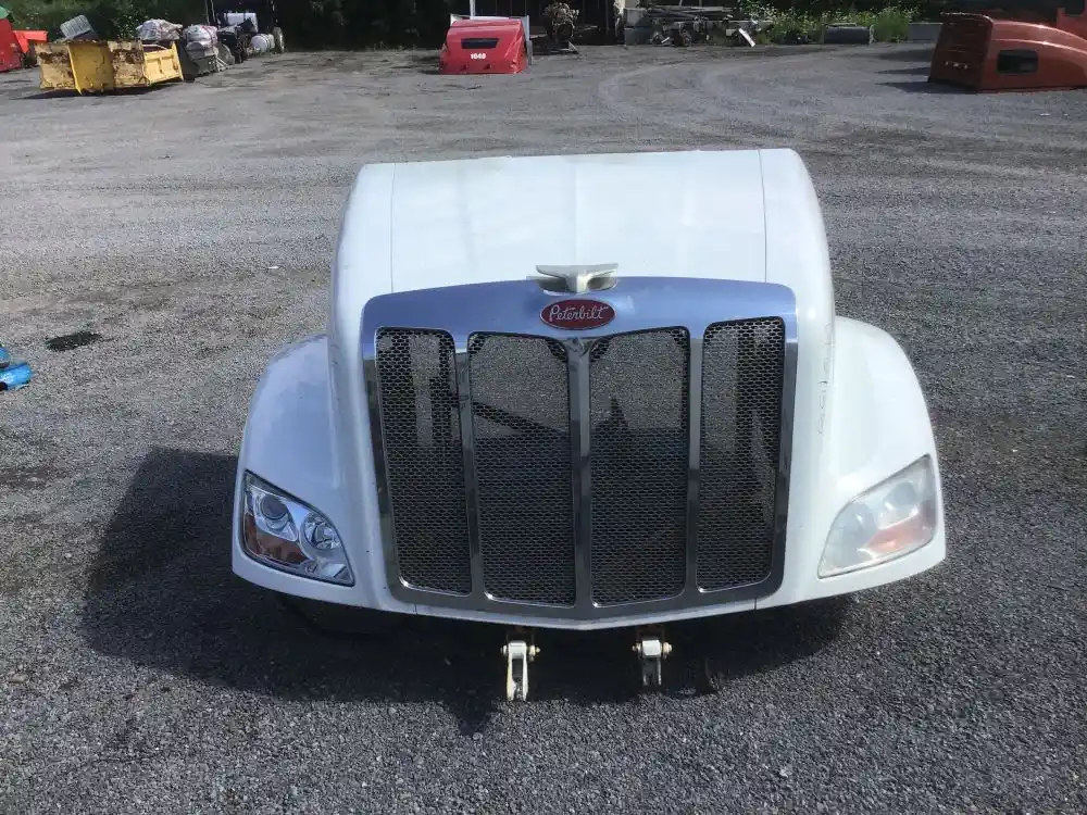 peterbilt 579 hood