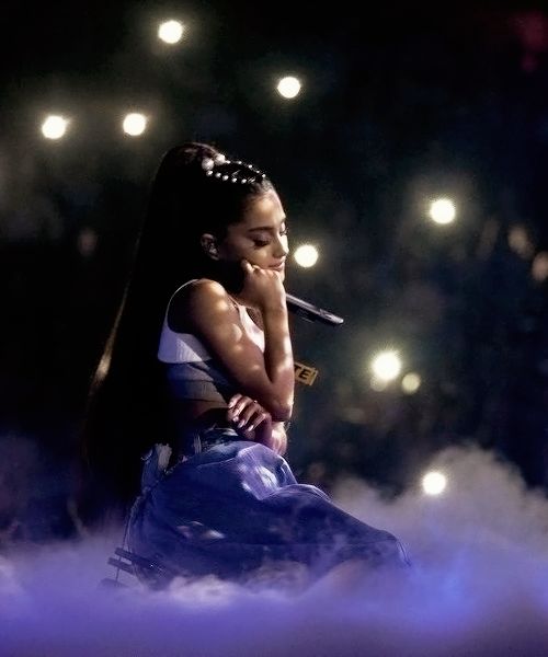 moonlight ariana grande live