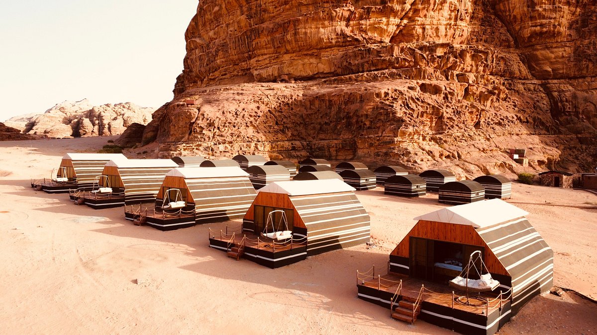 hotels in wadi