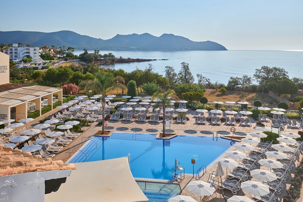 best hotels in cala bona