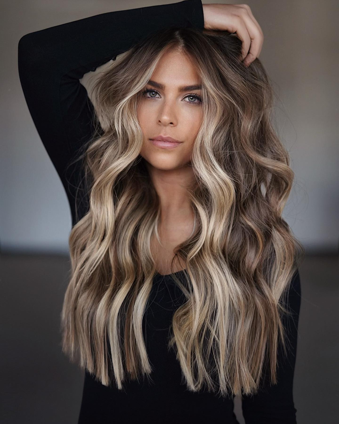 high contrast balayage money piece hair