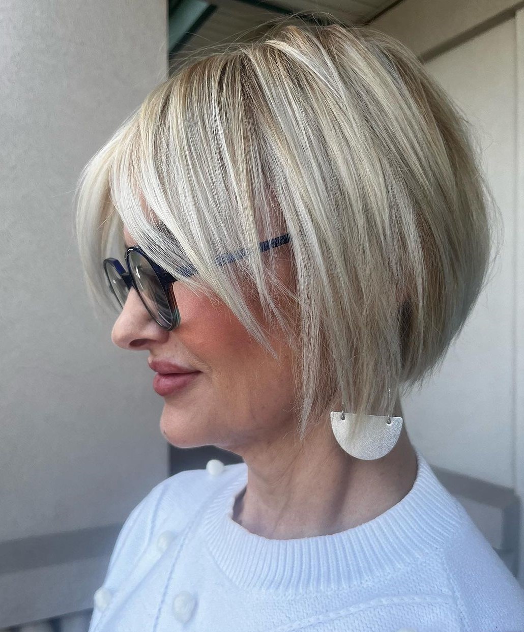 short haircuts on older ladies