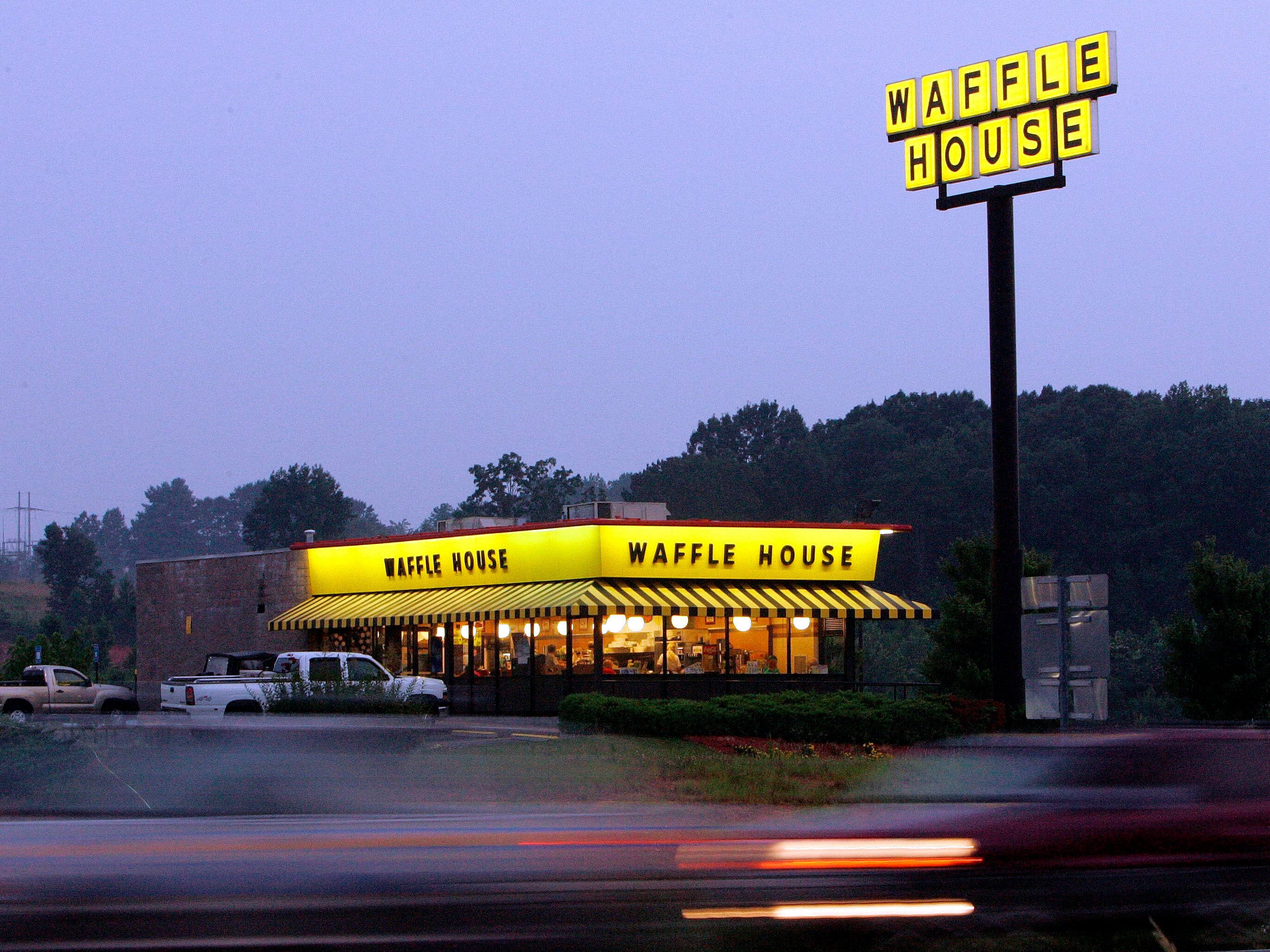 waffle house on glenway avenue