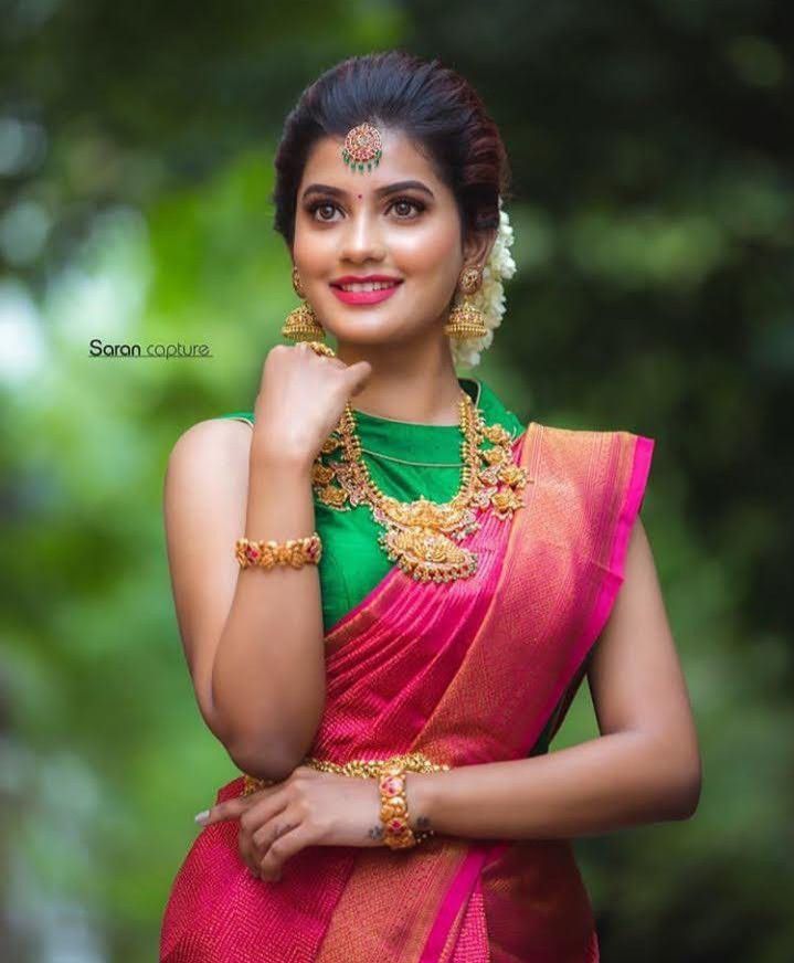 saree poses new style