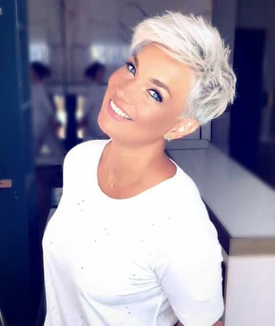 short blonde crop hairstyles