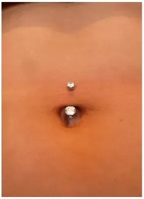bottom navel piercing