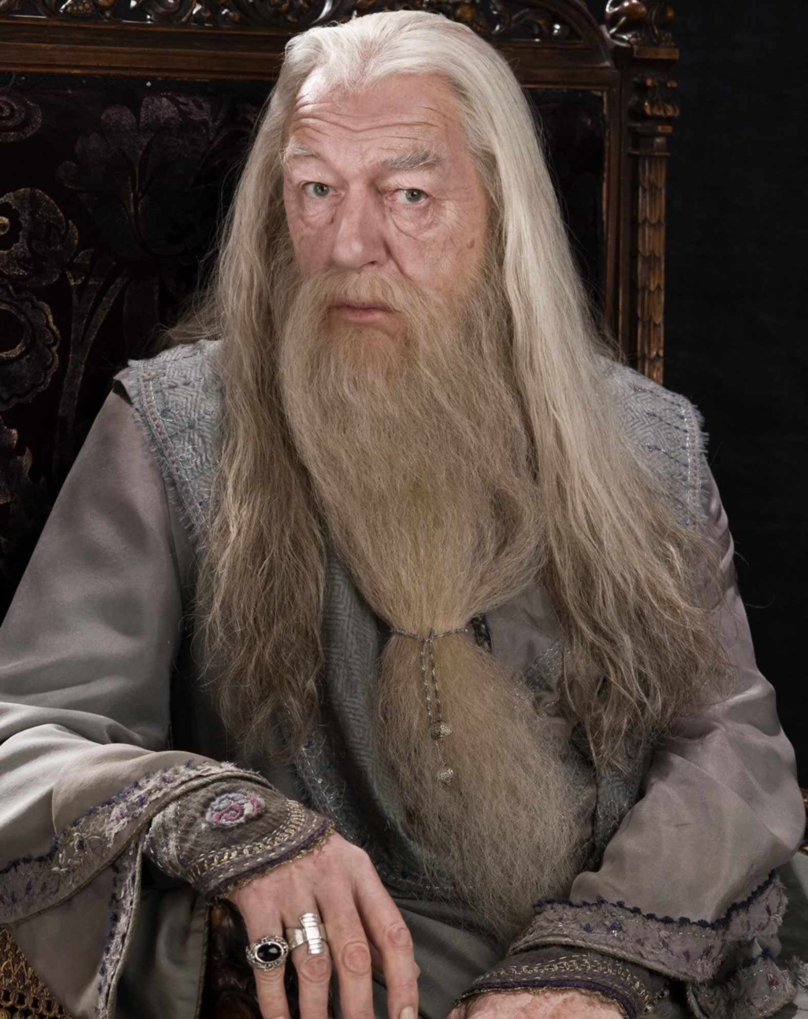 how did dumbledore live so long