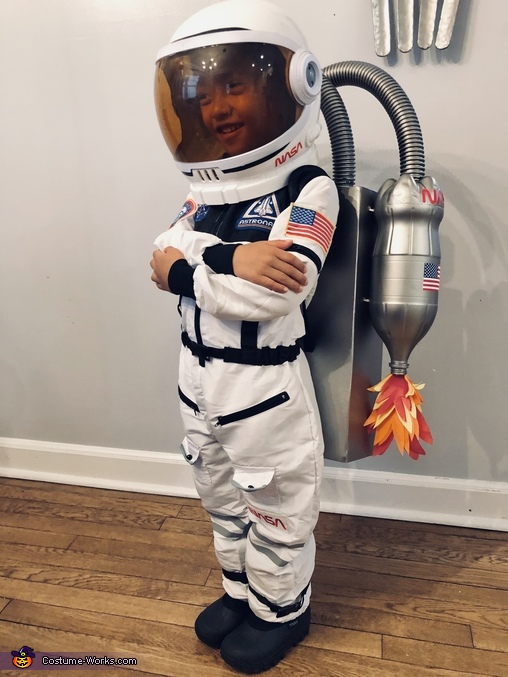 astronaut costume for halloween