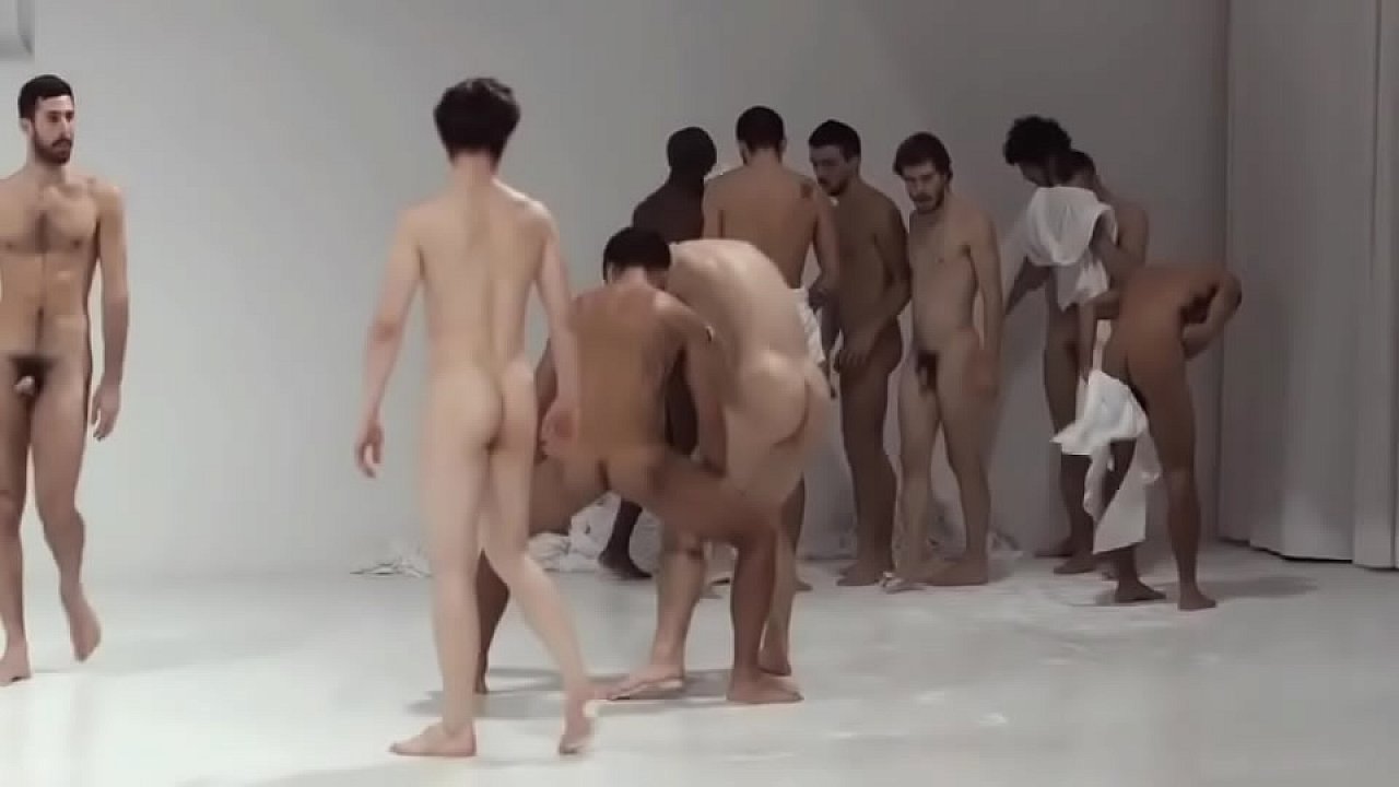 naked men dancing