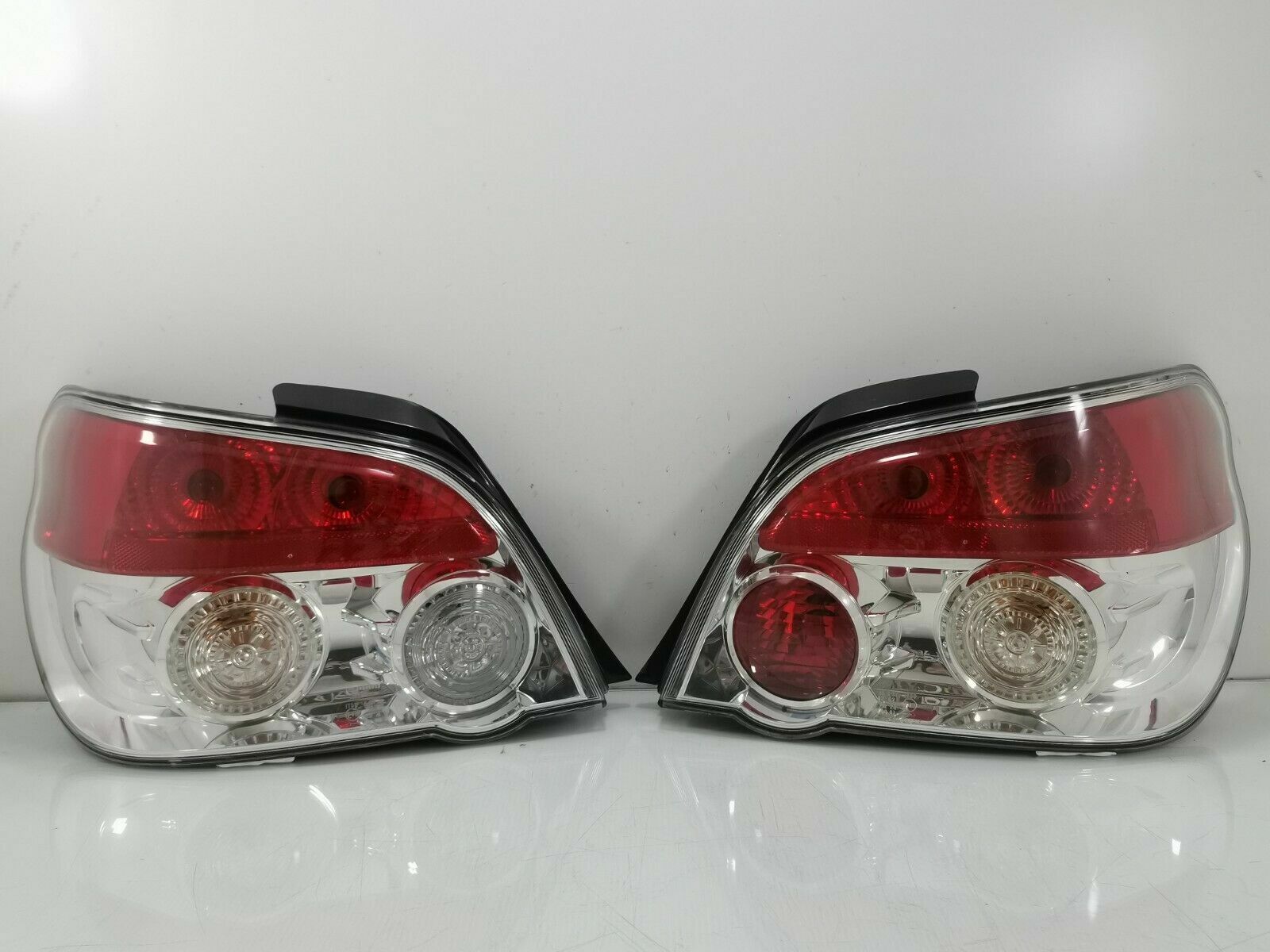 2007 subaru impreza tail light