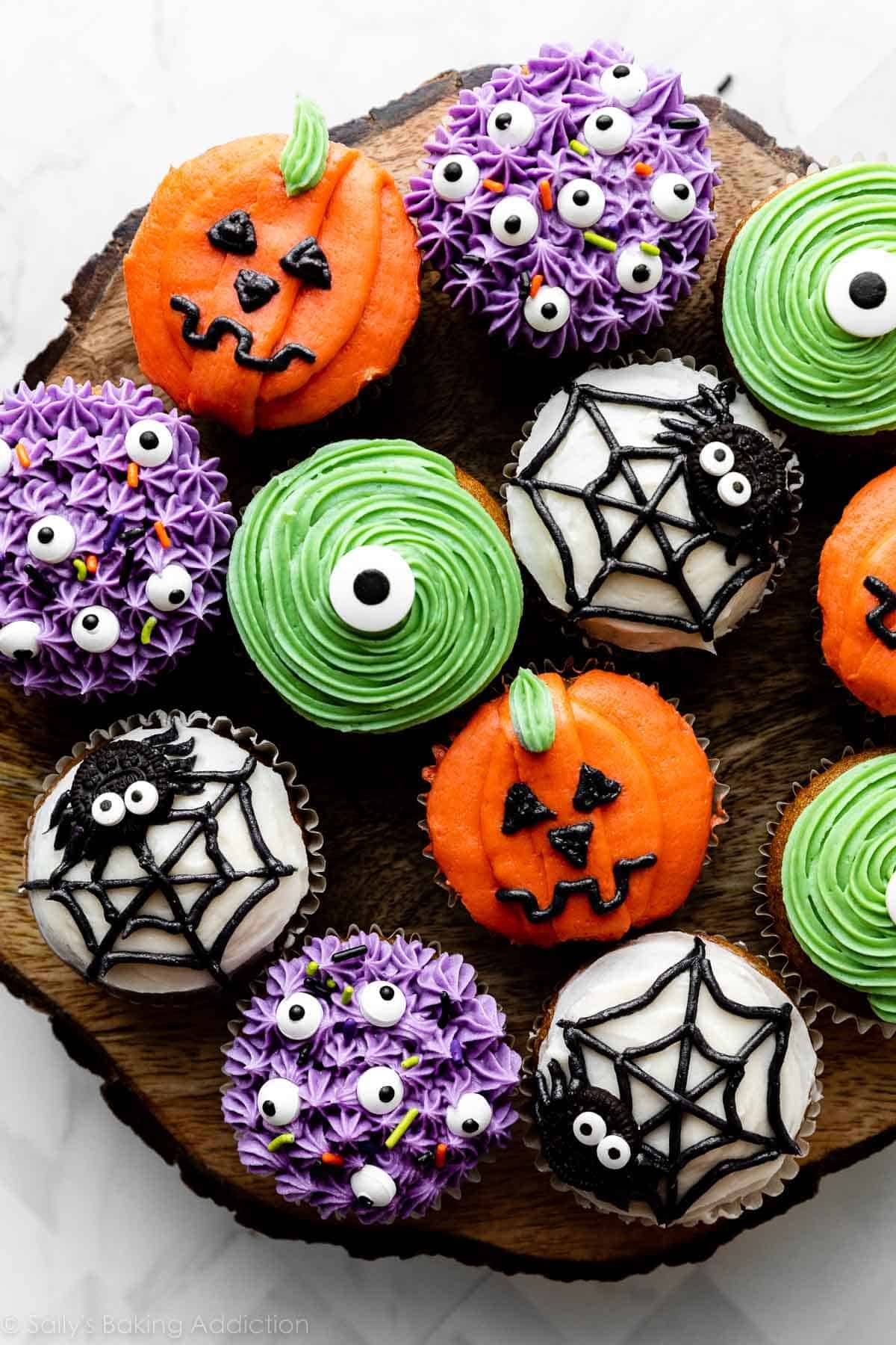 decorations for halloween cakes