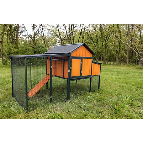 chicken coops at tractor supply