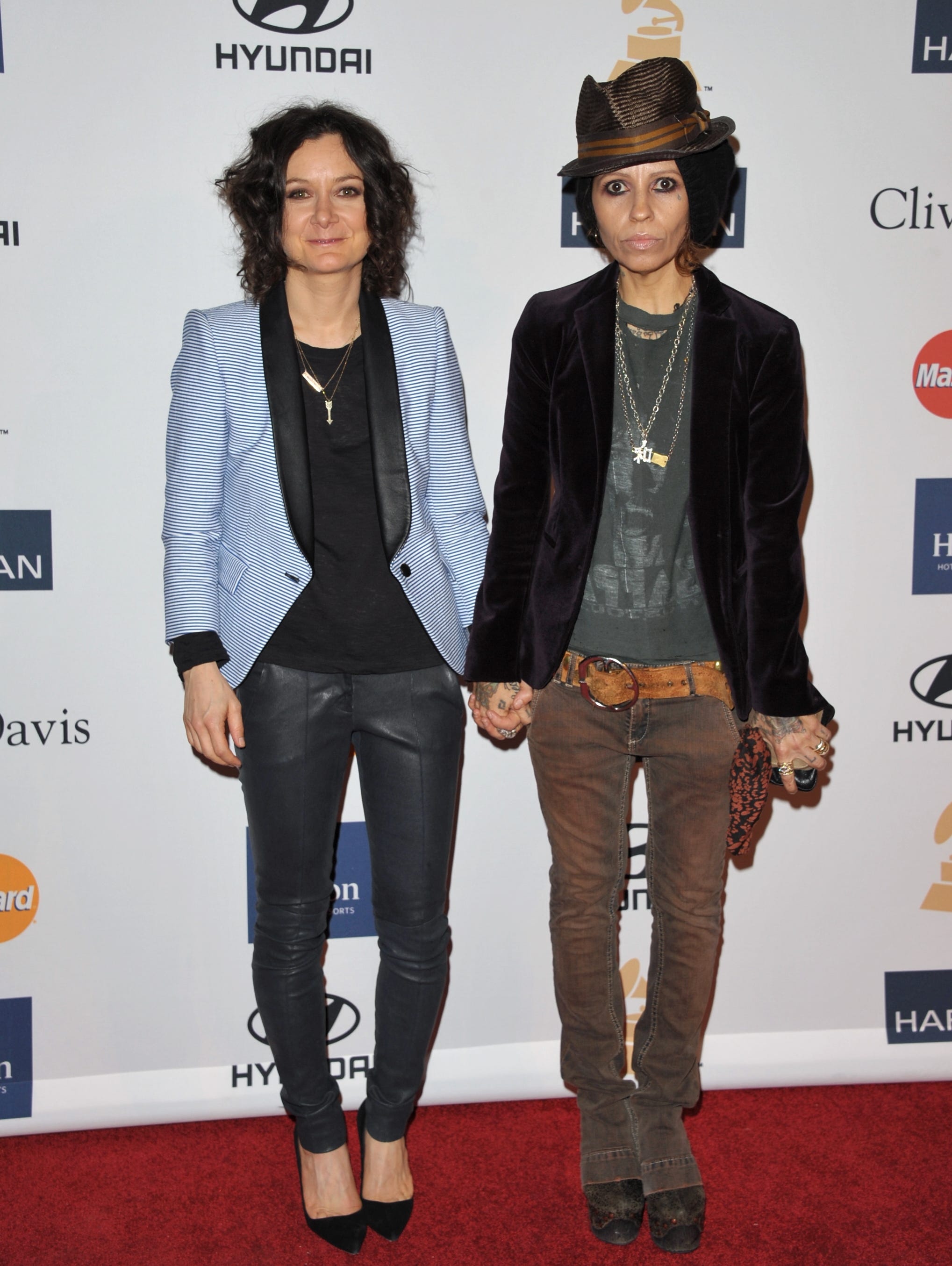 linda perry height