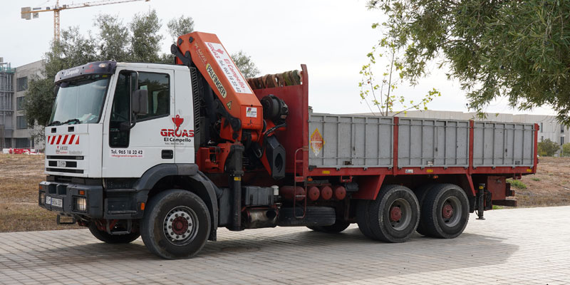 cabezas tractoras con grua