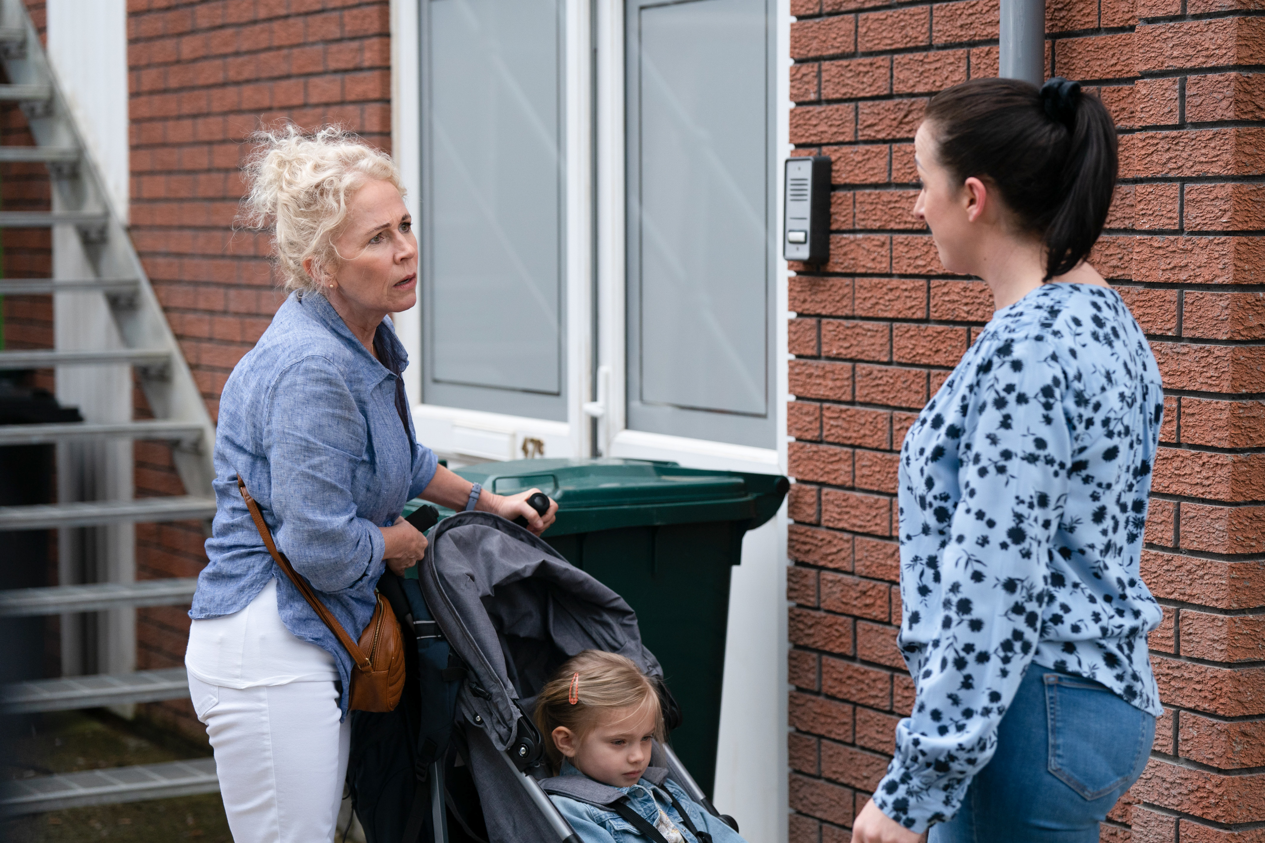 eastenders lisa and peggy