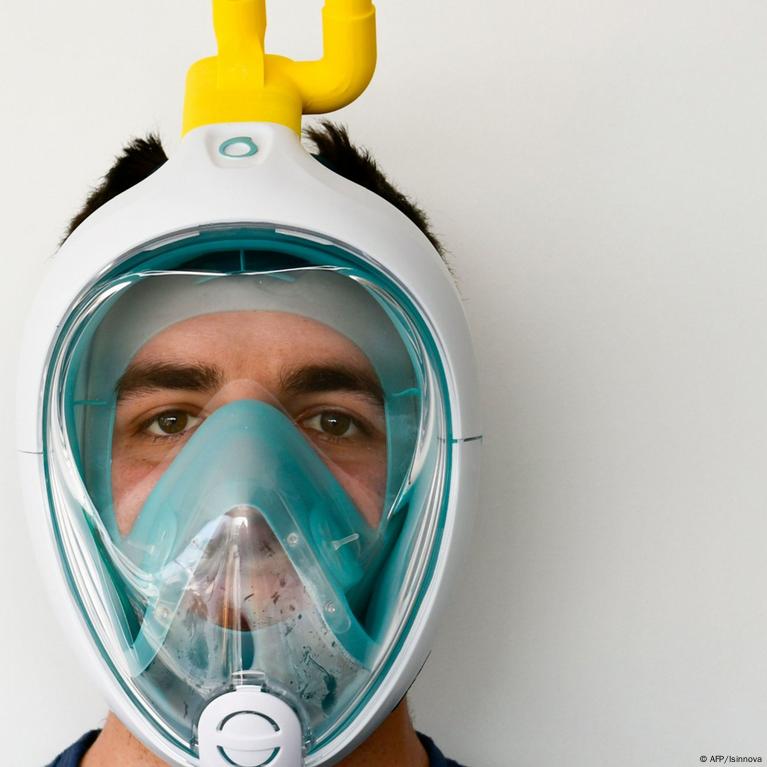 snorkeling mask with oxygen