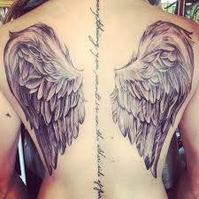 tatuaje alas espalda mujer