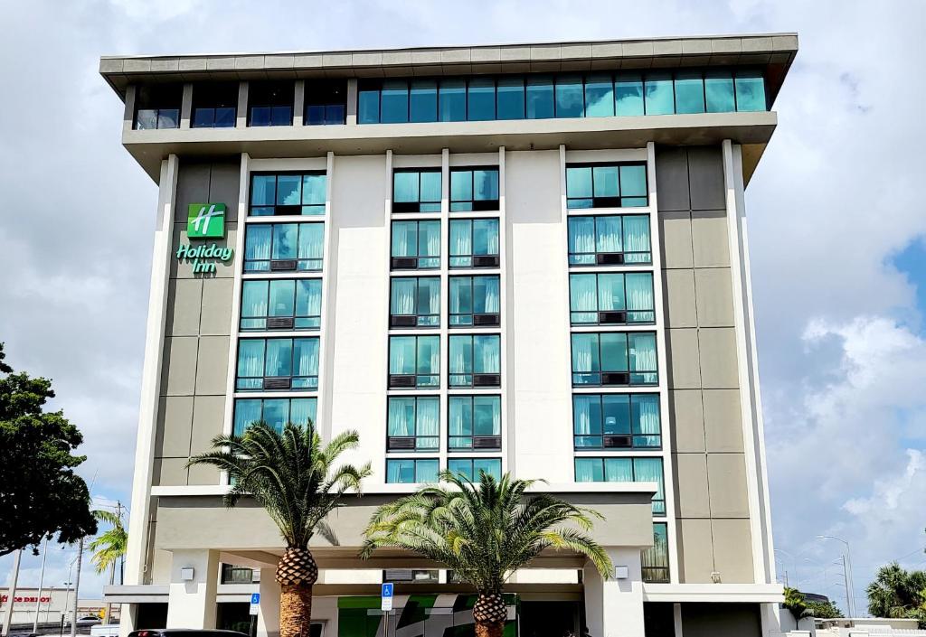 holiday inn airport fiyat