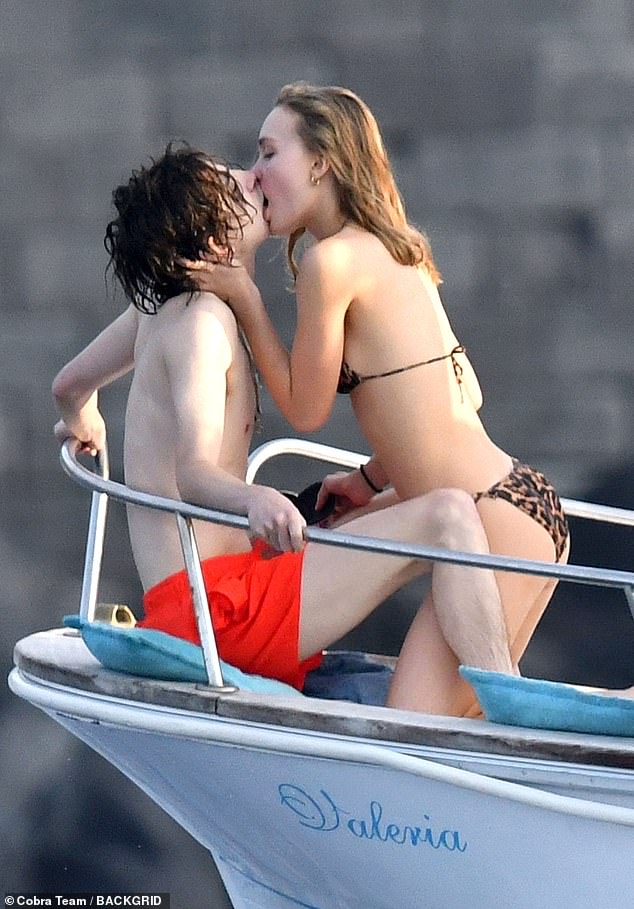 pauline chalamet bikini