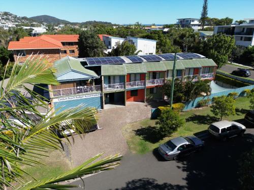 coolum budget accommodation