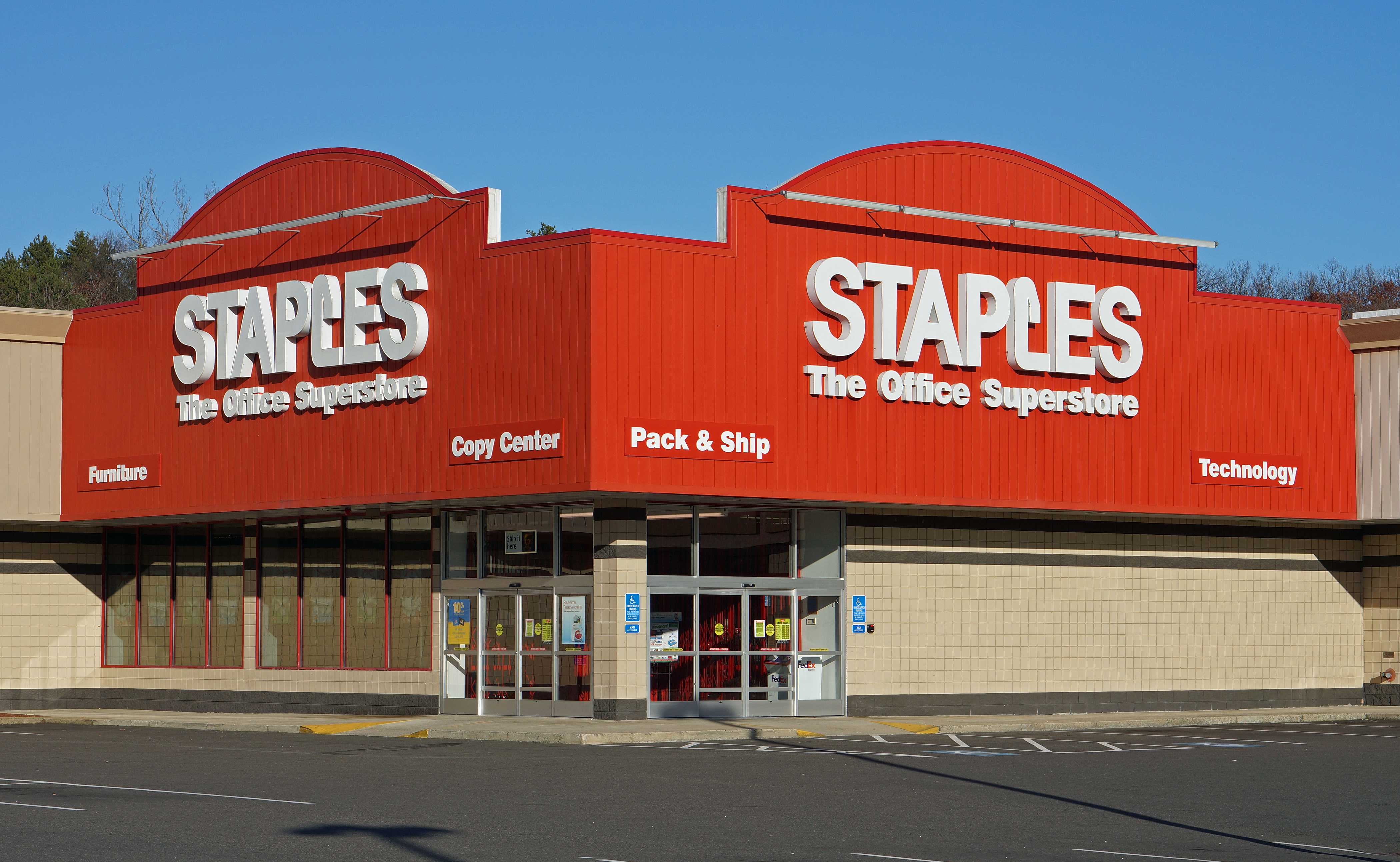 staples business center