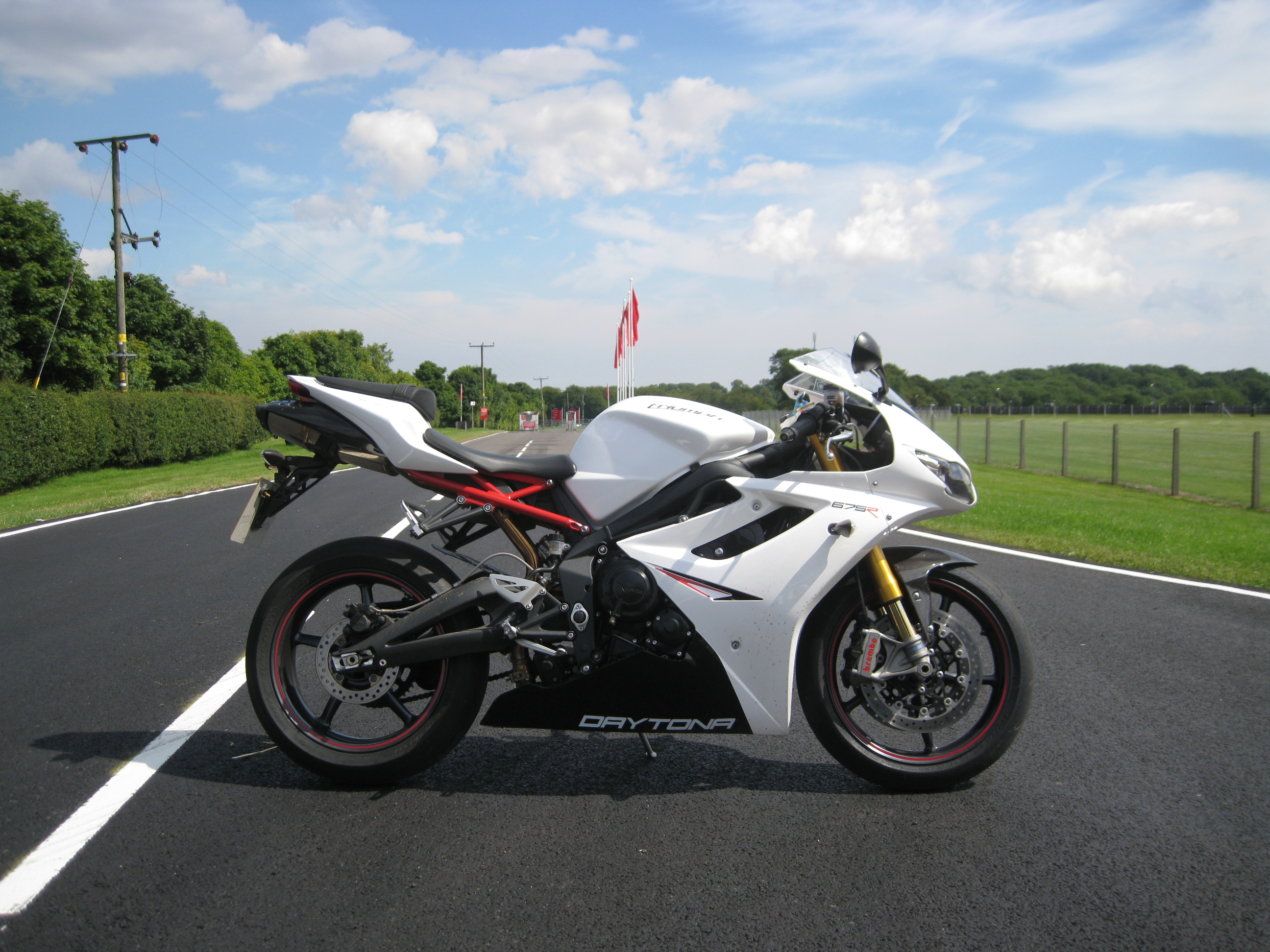 triumph daytona 675 review