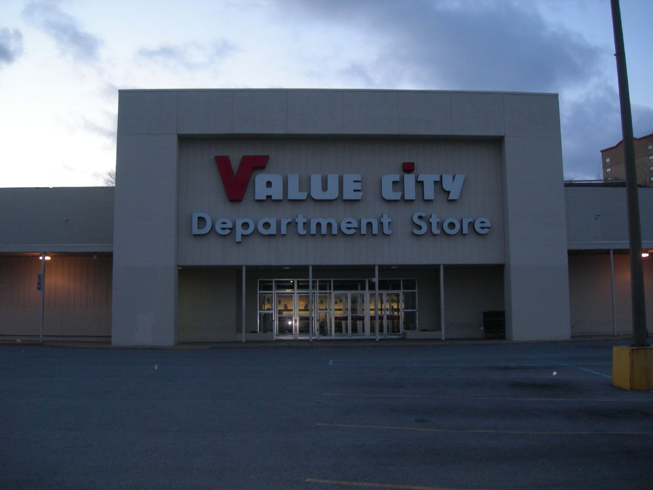 value city furniture delaware