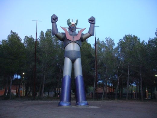 mazinger z statue japan