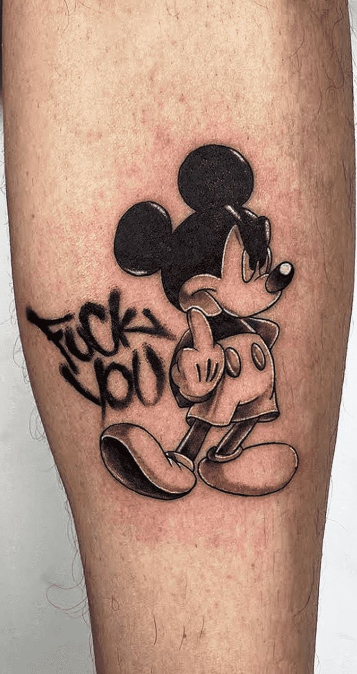 tatuaje mickey mouse