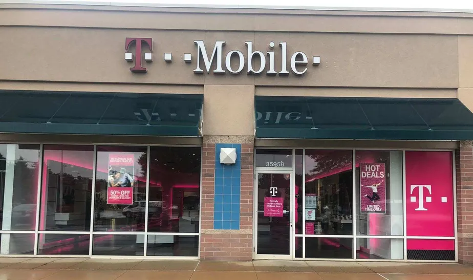 the nearest t-mobile store to my location