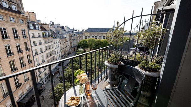 vrbo paris