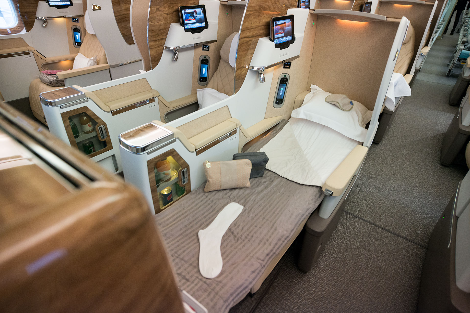 emirates airlines boeing 777 300er business class