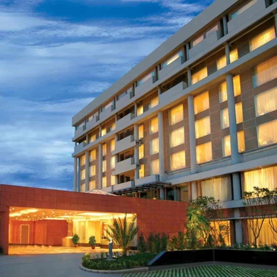 5 star hotels in sector 17 chandigarh