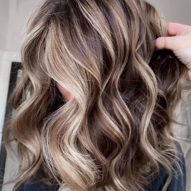 brown shoulder length hair with blonde highlights