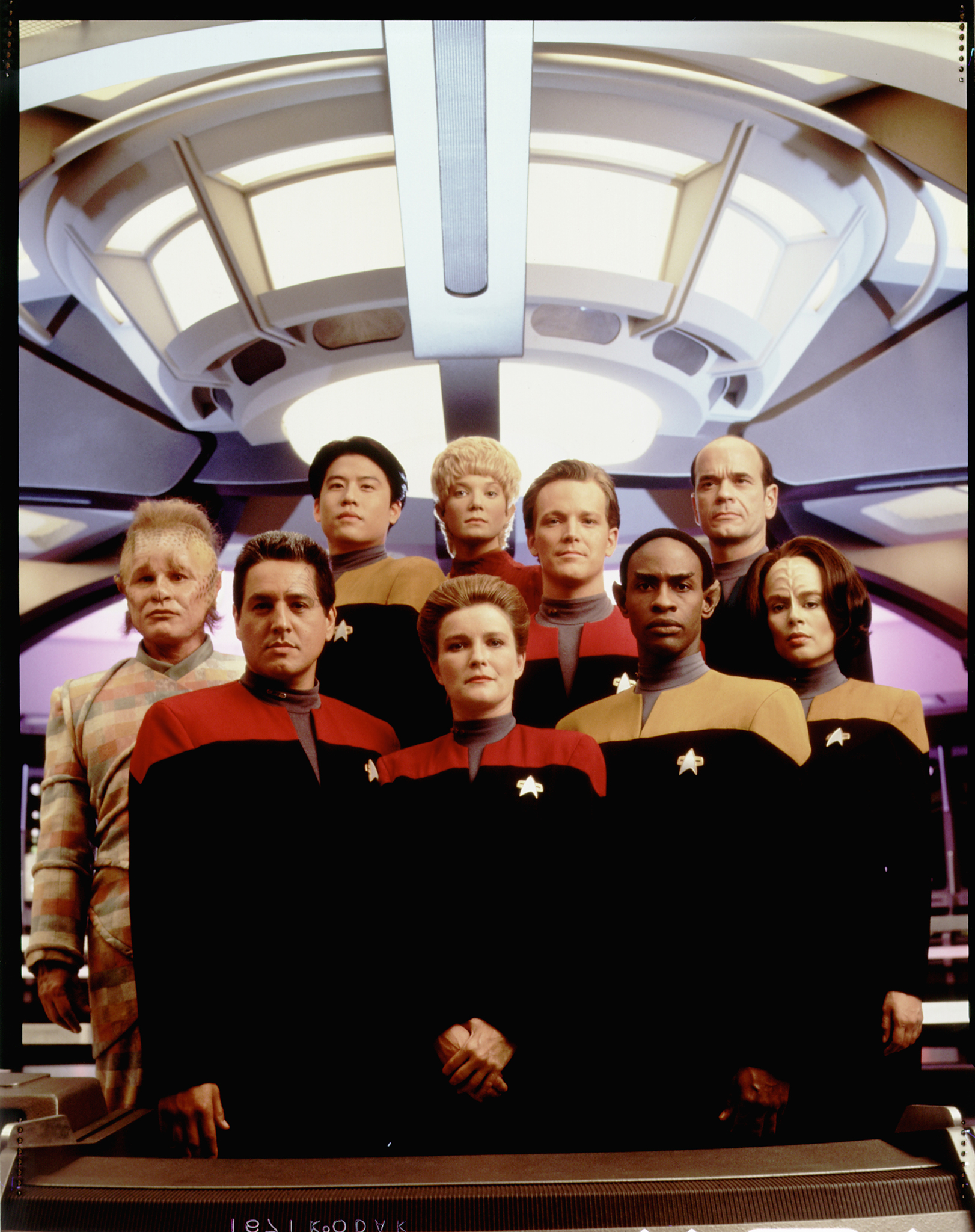 how many seasons in star trek voyager