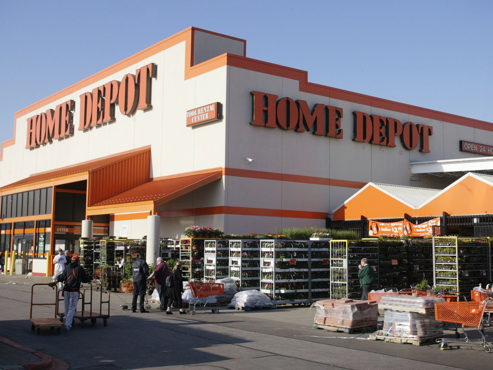 what time does home depot open saturday